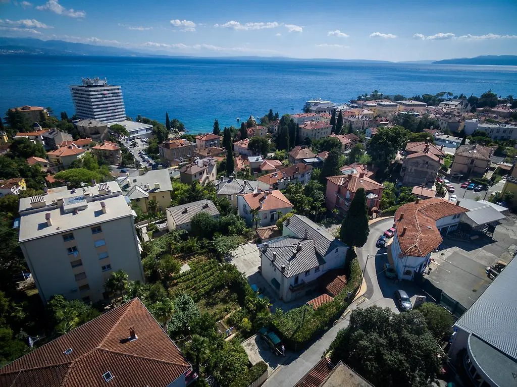 Apartments Kinkela Opatija 0*,